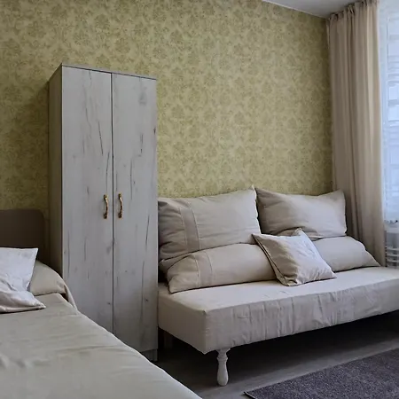 тристаен * ソフィア