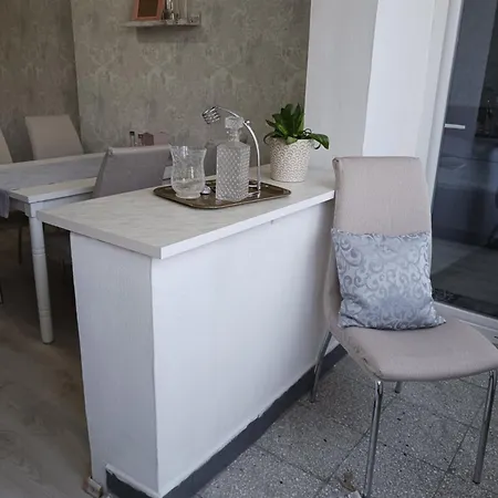 тристаен Appartamento Sofia