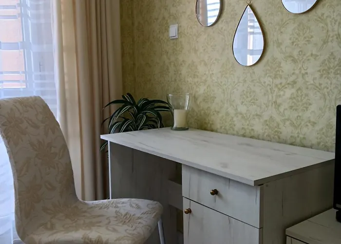 тристаен Appartement *